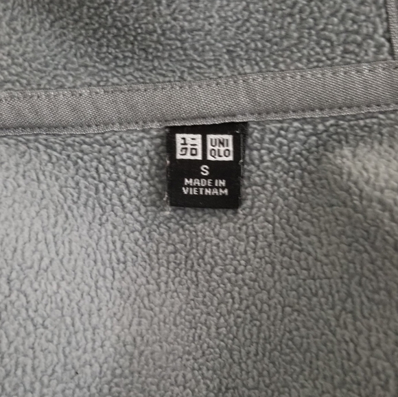 UNIQLO ZIP UP HOODED JACKET - Picture 6 of 8